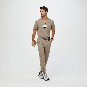 MENS FIGS MEDIUM Leon™ Scrub Top and MEDIUM SHORT Tansen™ Joggers in LATTE